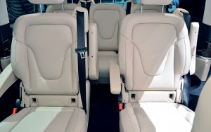 mercedes classe V lanterna limo service private taxi genova milano noleggio con conducente ncc